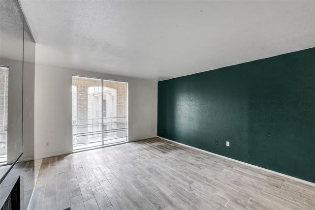 4643 Wild Indigo Street 414, Houston, TX 77027