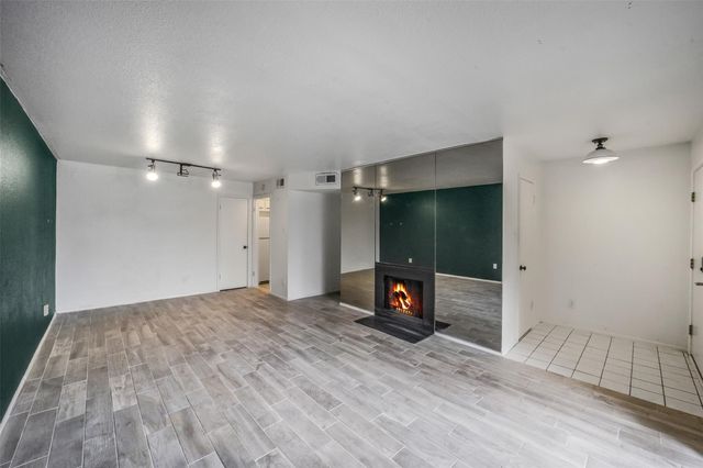 4643 Wild Indigo Street 414, Houston, TX 77027