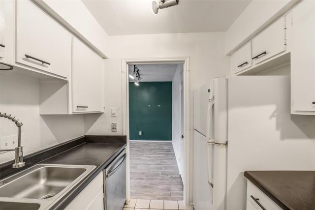 4643 Wild Indigo Street 414, Houston, TX 77027