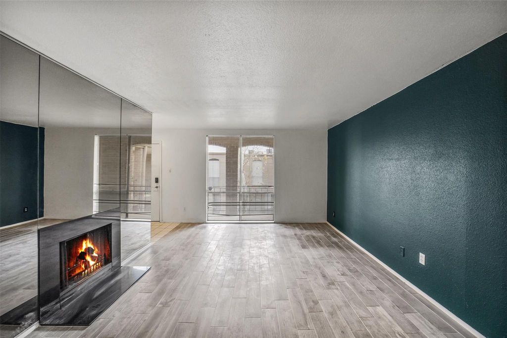 4643 Wild Indigo Street 414, Houston, TX 77027