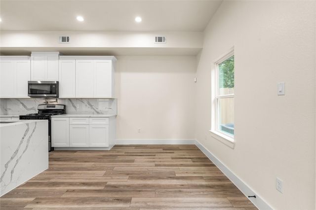 7901 Grandview Street B, Houston, TX 77051