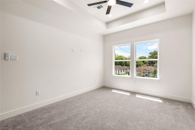 7901 Grandview Street B, Houston, TX 77051