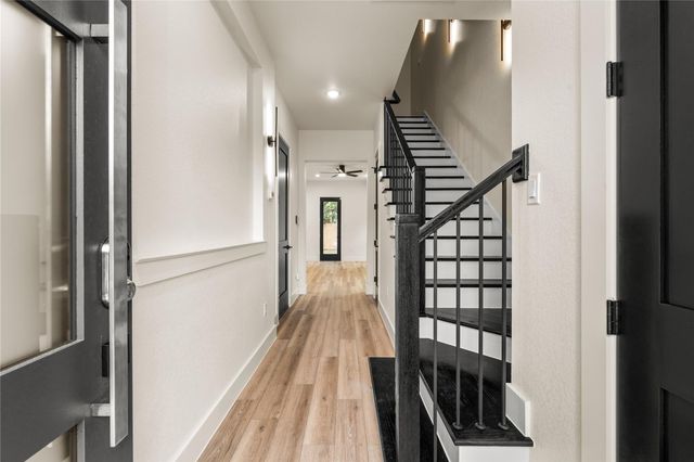 7901 Grandview Street B, Houston, TX 77051