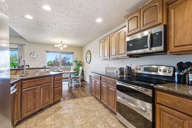 1002 W Highpeak Dr, Spokane, WA 99224