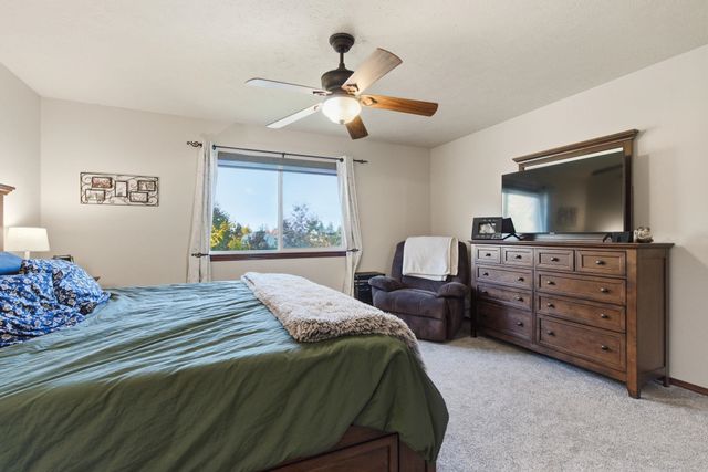 1002 W Highpeak Dr, Spokane, WA 99224