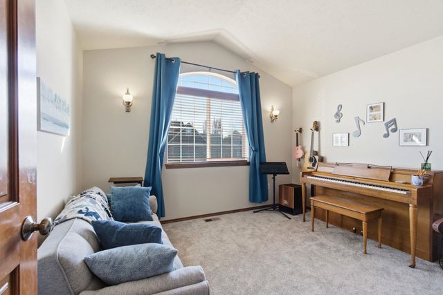 1002 W Highpeak Dr, Spokane, WA 99224