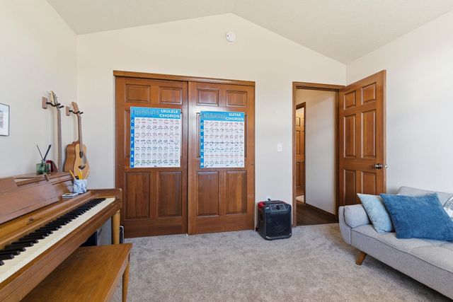 1002 W Highpeak Dr, Spokane, WA 99224