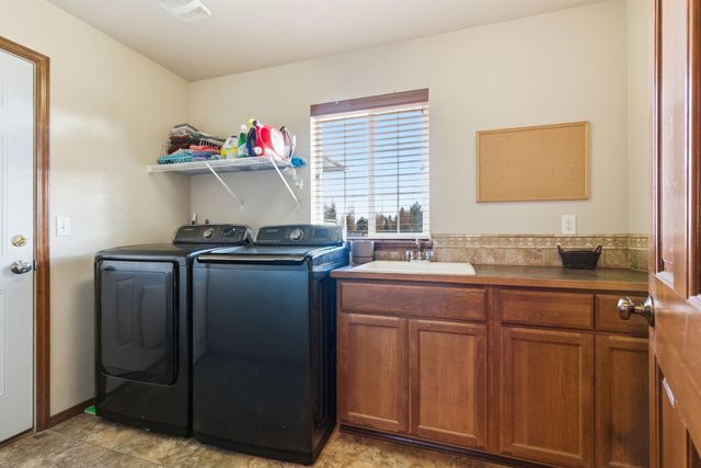 1002 W Highpeak Dr, Spokane, WA 99224