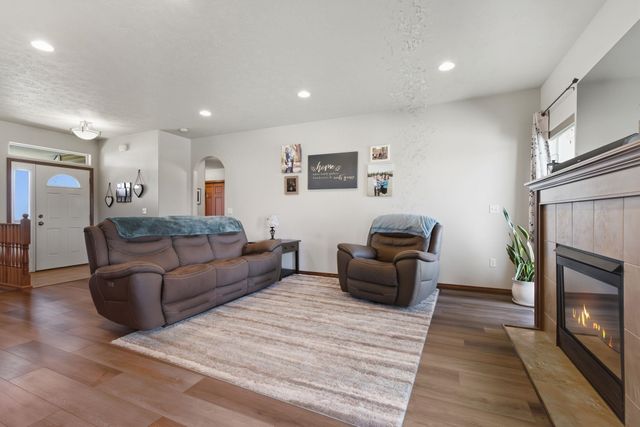 1002 W Highpeak Dr, Spokane, WA 99224