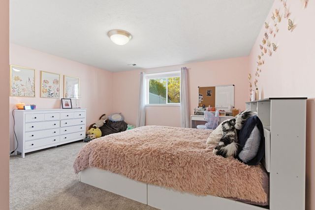 1002 W Highpeak Dr, Spokane, WA 99224