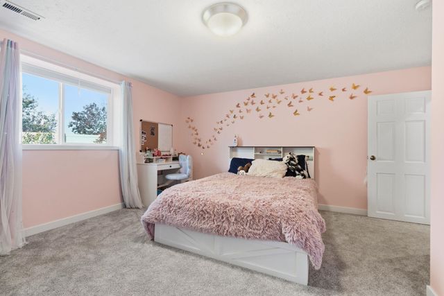 1002 W Highpeak Dr, Spokane, WA 99224