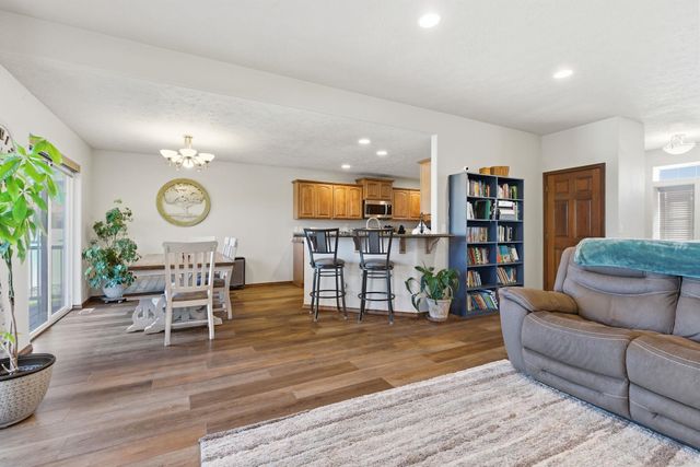 1002 W Highpeak Dr, Spokane, WA 99224