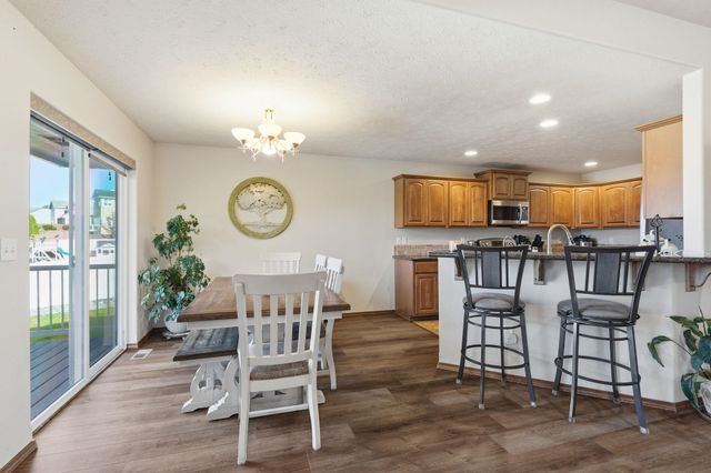 1002 W Highpeak Dr, Spokane, WA 99224