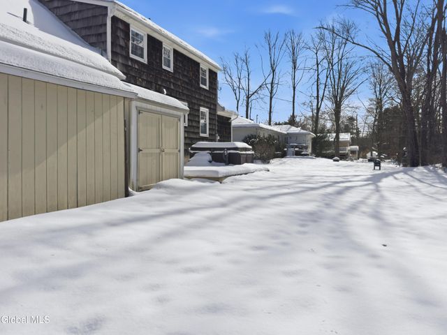 32 Brookwood Drive, Colonie, NY 12110