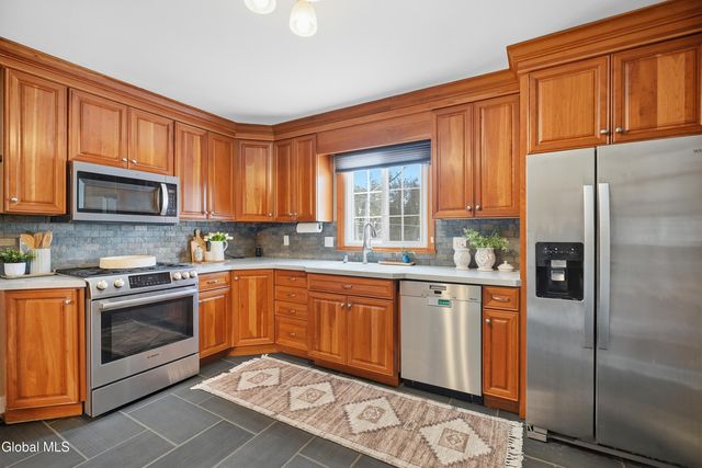 32 Brookwood Drive, Colonie, NY 12110