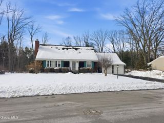 32 Brookwood Drive, Colonie, NY 12110
