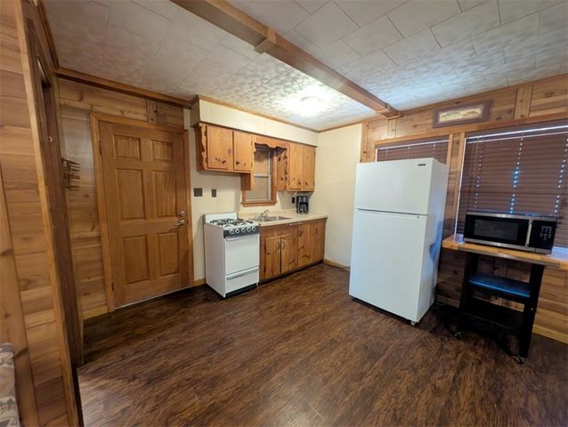 57 NC 2900, Marble Falls, AR 72648