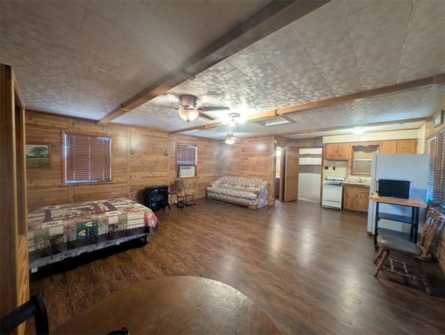 57 NC 2900, Marble Falls, AR 72648