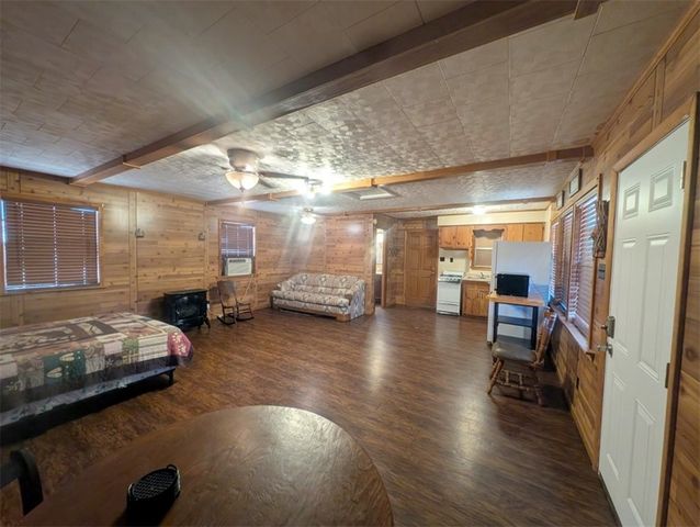 57 NC 2900, Marble Falls, AR 72648