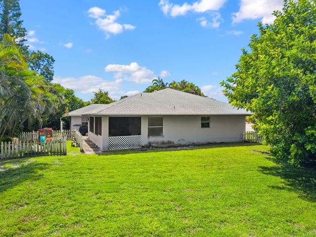 117 Hemingway Court, Royal Palm Beach, FL 33411