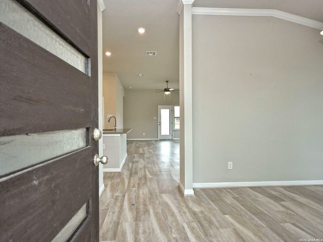 6447 Prince Howard, San Antonio, TX 78239