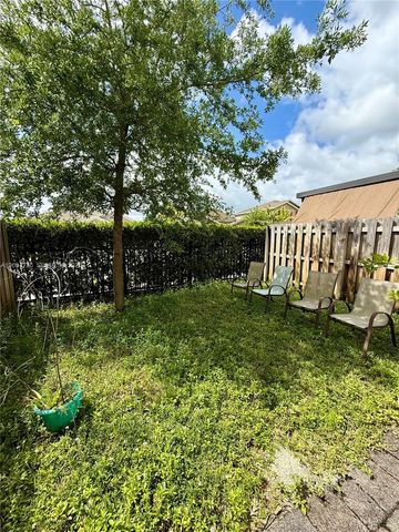 1088 NW 208th Ter, Miami Gardens, FL 33169