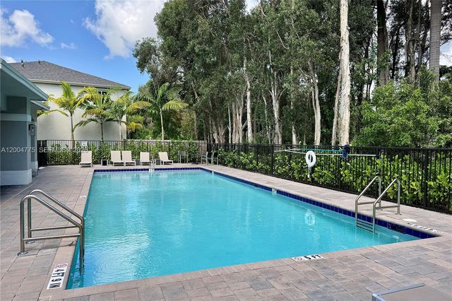 1088 NW 208th Ter, Miami Gardens, FL 33169