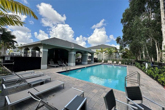 1088 NW 208th Ter, Miami Gardens, FL 33169