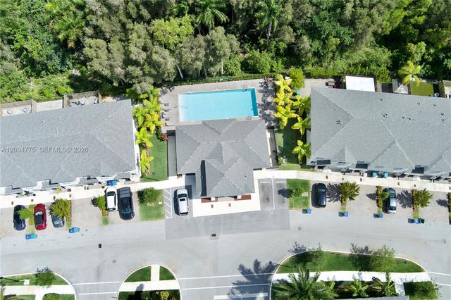 1088 NW 208th Ter, Miami Gardens, FL 33169