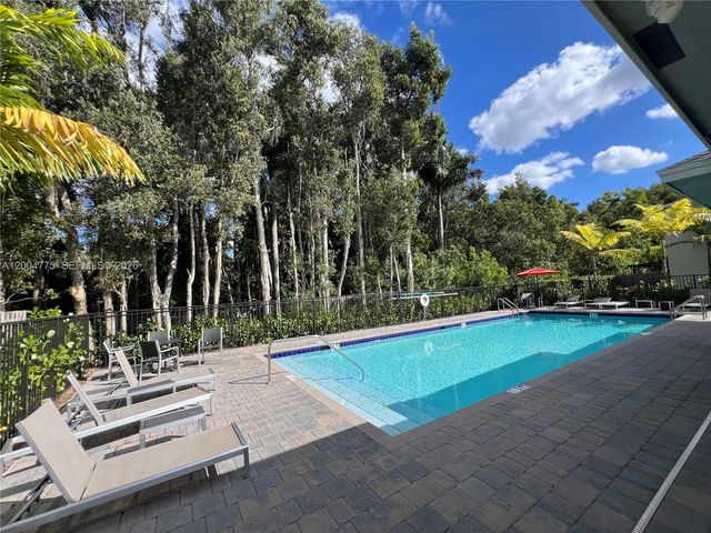 1088 NW 208th Ter, Miami Gardens, FL 33169