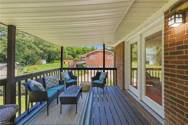 6060 Bobbybrook Drive, Clemmons, NC 27012