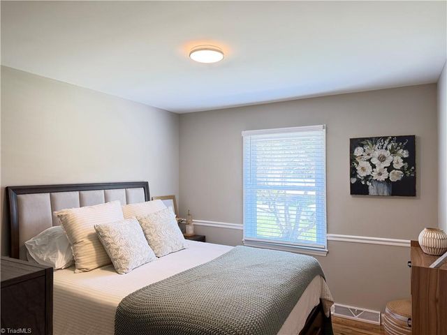 6060 Bobbybrook Drive, Clemmons, NC 27012