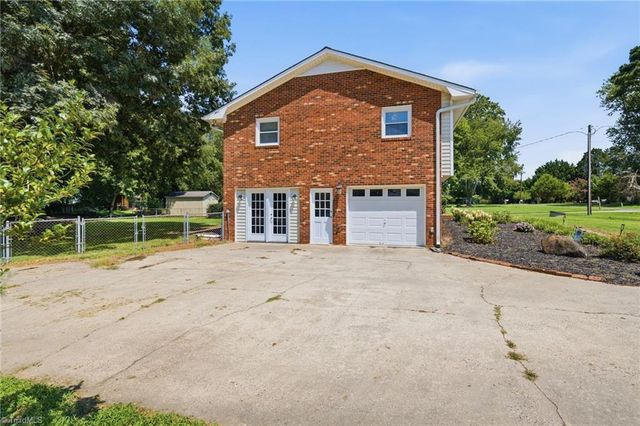 6060 Bobbybrook Drive, Clemmons, NC 27012