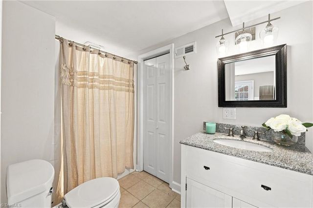 6060 Bobbybrook Drive, Clemmons, NC 27012