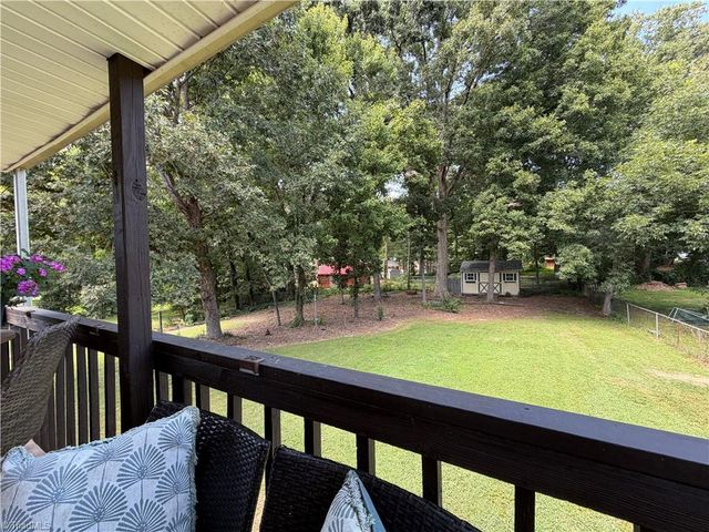 6060 Bobbybrook Drive, Clemmons, NC 27012