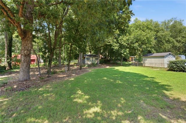 6060 Bobbybrook Drive, Clemmons, NC 27012