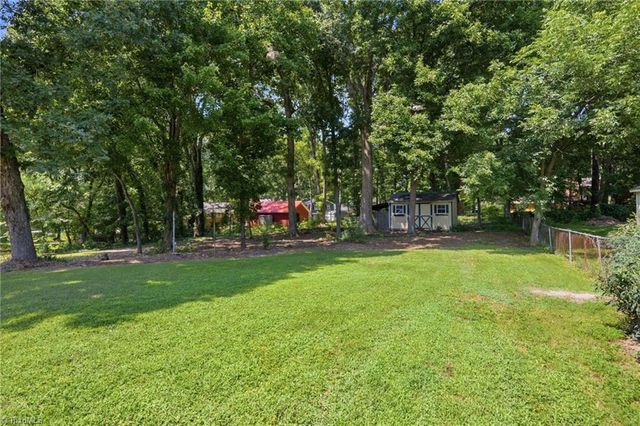 6060 Bobbybrook Drive, Clemmons, NC 27012