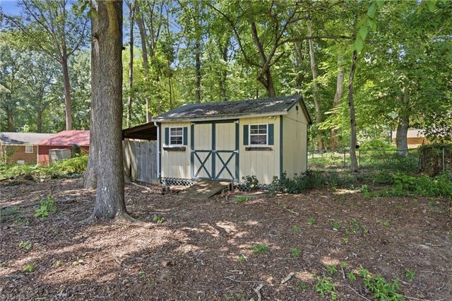 6060 Bobbybrook Drive, Clemmons, NC 27012