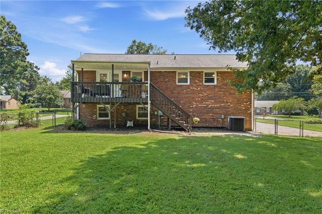 6060 Bobbybrook Drive, Clemmons, NC 27012