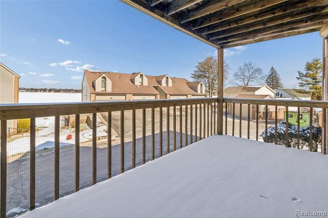 3364 Loon Lake Court, Waterford, MI 48329