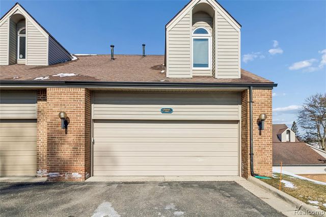 3364 Loon Lake Court, Waterford, MI 48329