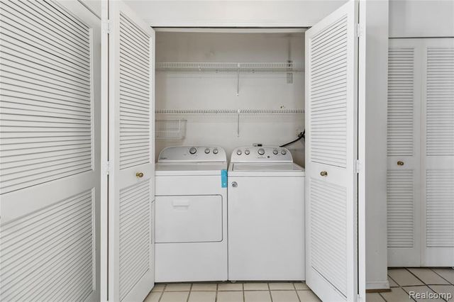 3364 Loon Lake Court, Waterford, MI 48329