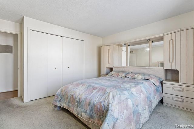 3364 Loon Lake Court, Waterford, MI 48329