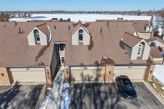 3364 Loon Lake Court, Waterford, MI 48329