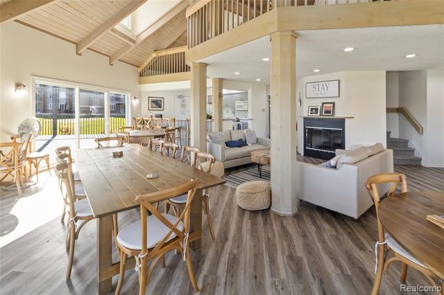 3364 Loon Lake Court, Waterford, MI 48329