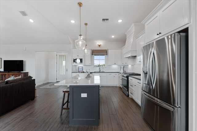 153 Randi Road, Bellville, TX 77418