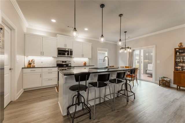 2101 SW Poppy Street, Bentonville, AR 72713