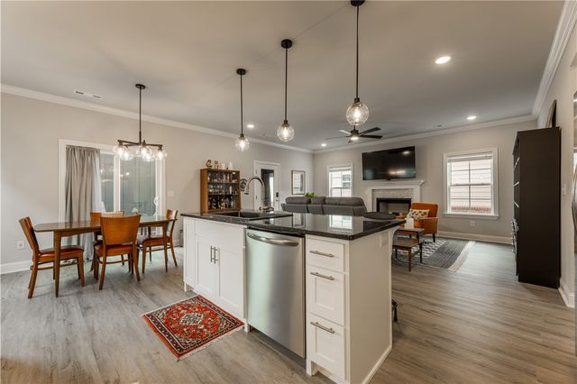2101 SW Poppy Street, Bentonville, AR 72713