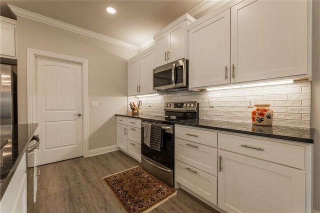 2101 SW Poppy Street, Bentonville, AR 72713