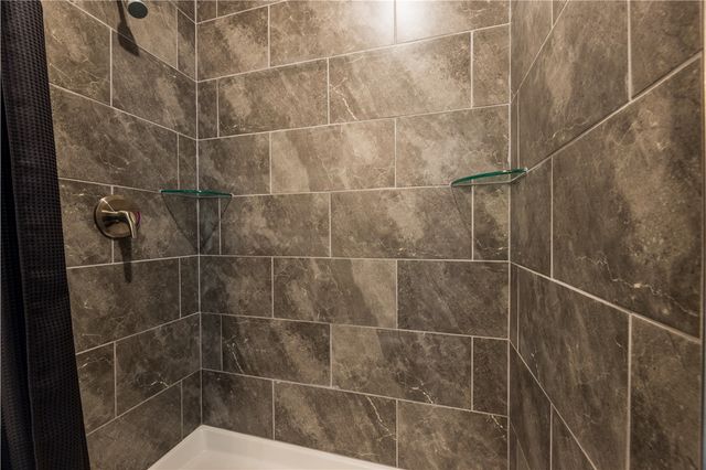 2101 SW Poppy Street, Bentonville, AR 72713